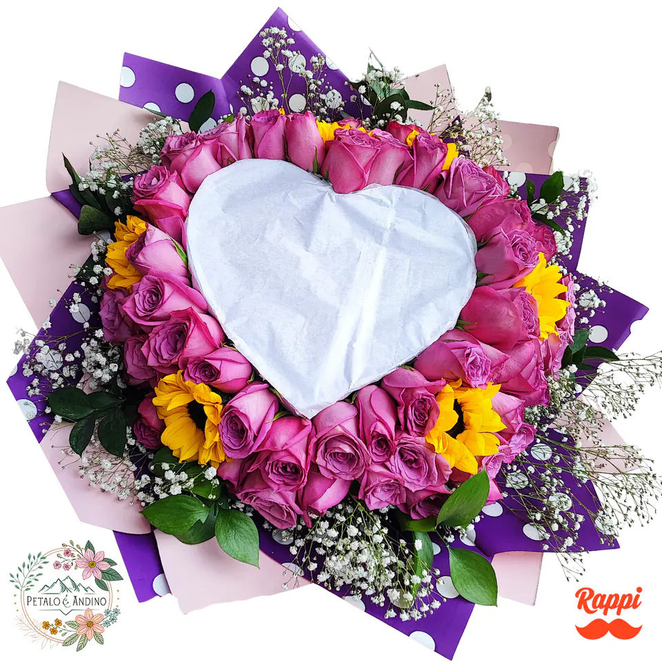 Corazón de Fuego con Rosas Lila y Girasoles – Un Detalle que Enamora 1