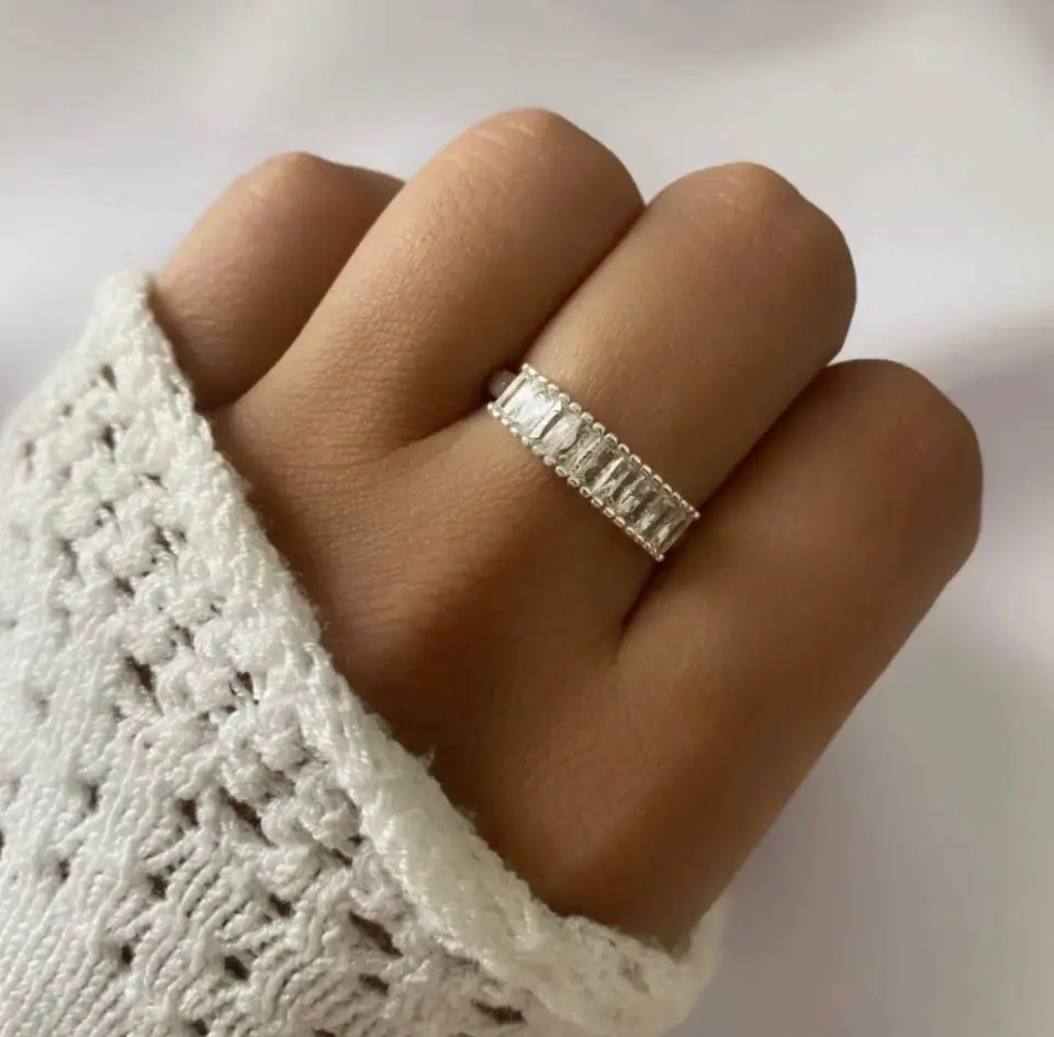 Anillo Merlina 1