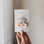 Duo Clip Vichy Bege e Flores Crochet