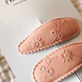 Clips Bordado - Pêssego 