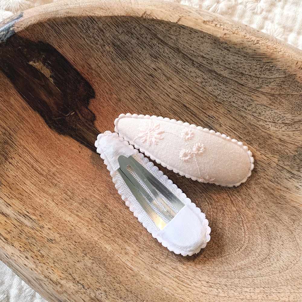 Clips Bordados - Rosa Palha