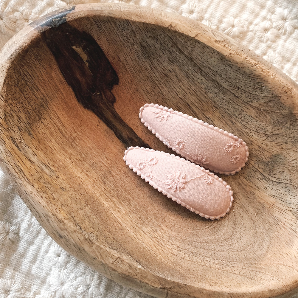 Clips Bordados - Rosa Chá