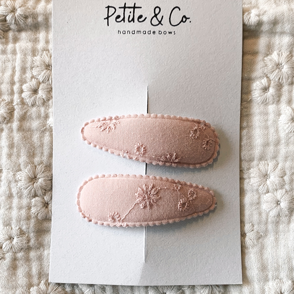 Clips Bordados - Rosa Chá