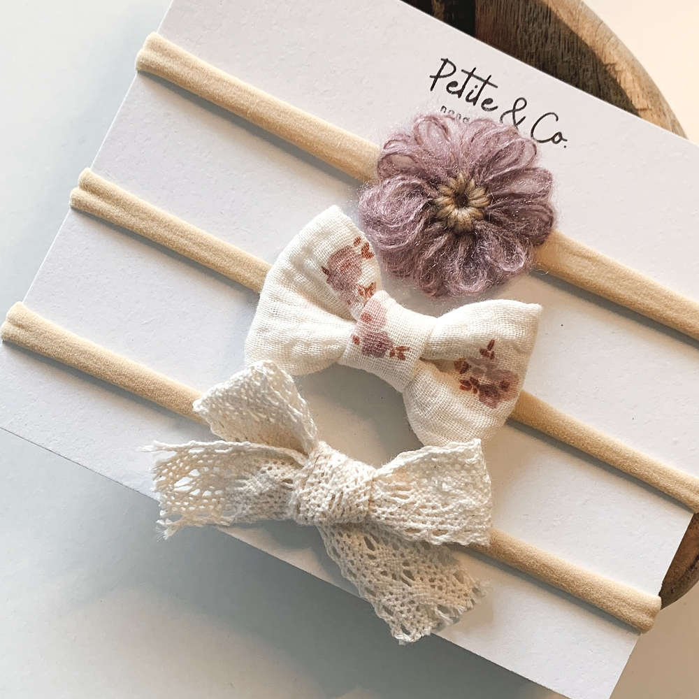 Trio Flor de Lã Violeta, Musselina com Flores e Renda Cru