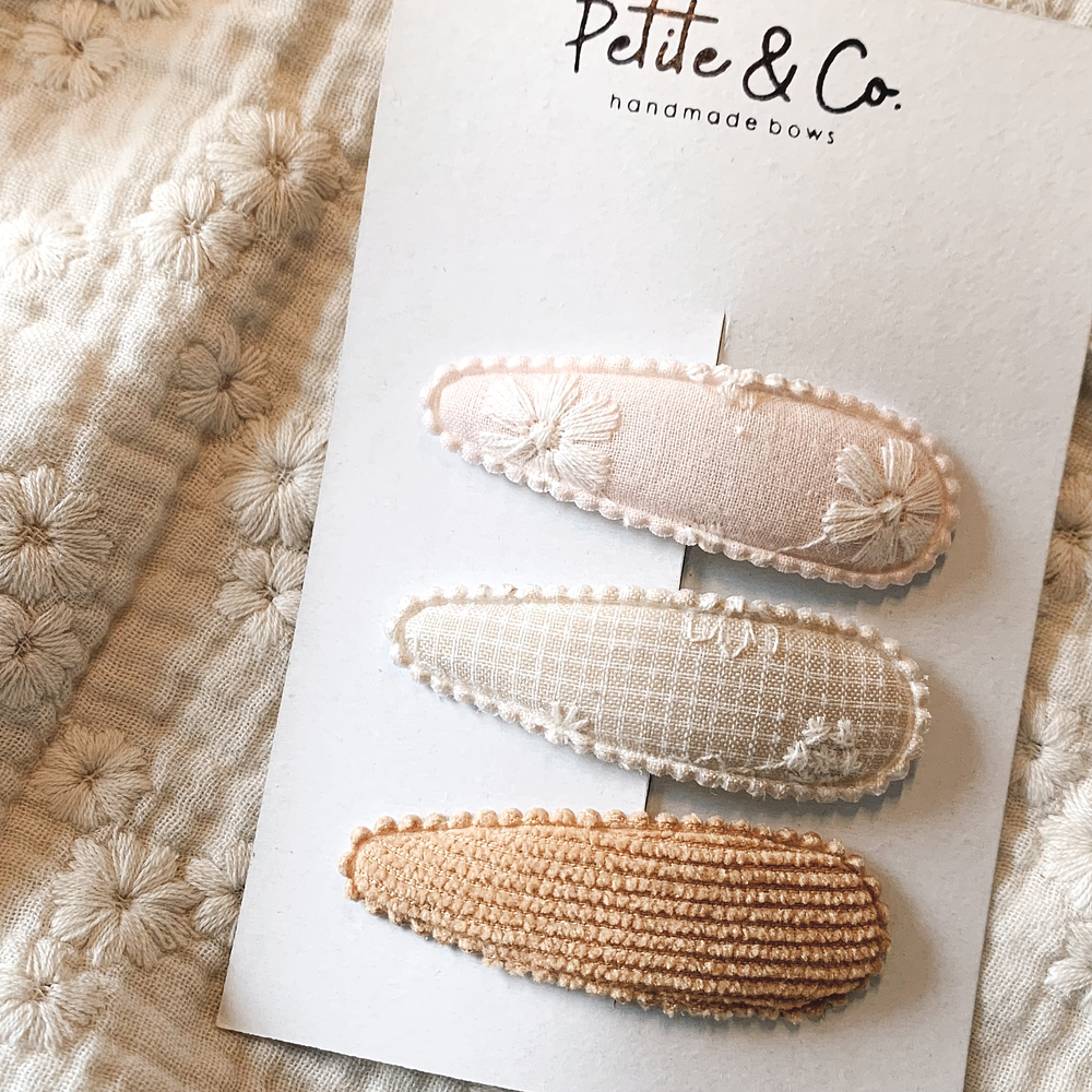Clips Bordados Neutros - Rosa Bordado, Vichy Bege e Camel