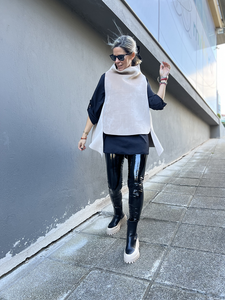 Stretchy Vinyl Leggings  5