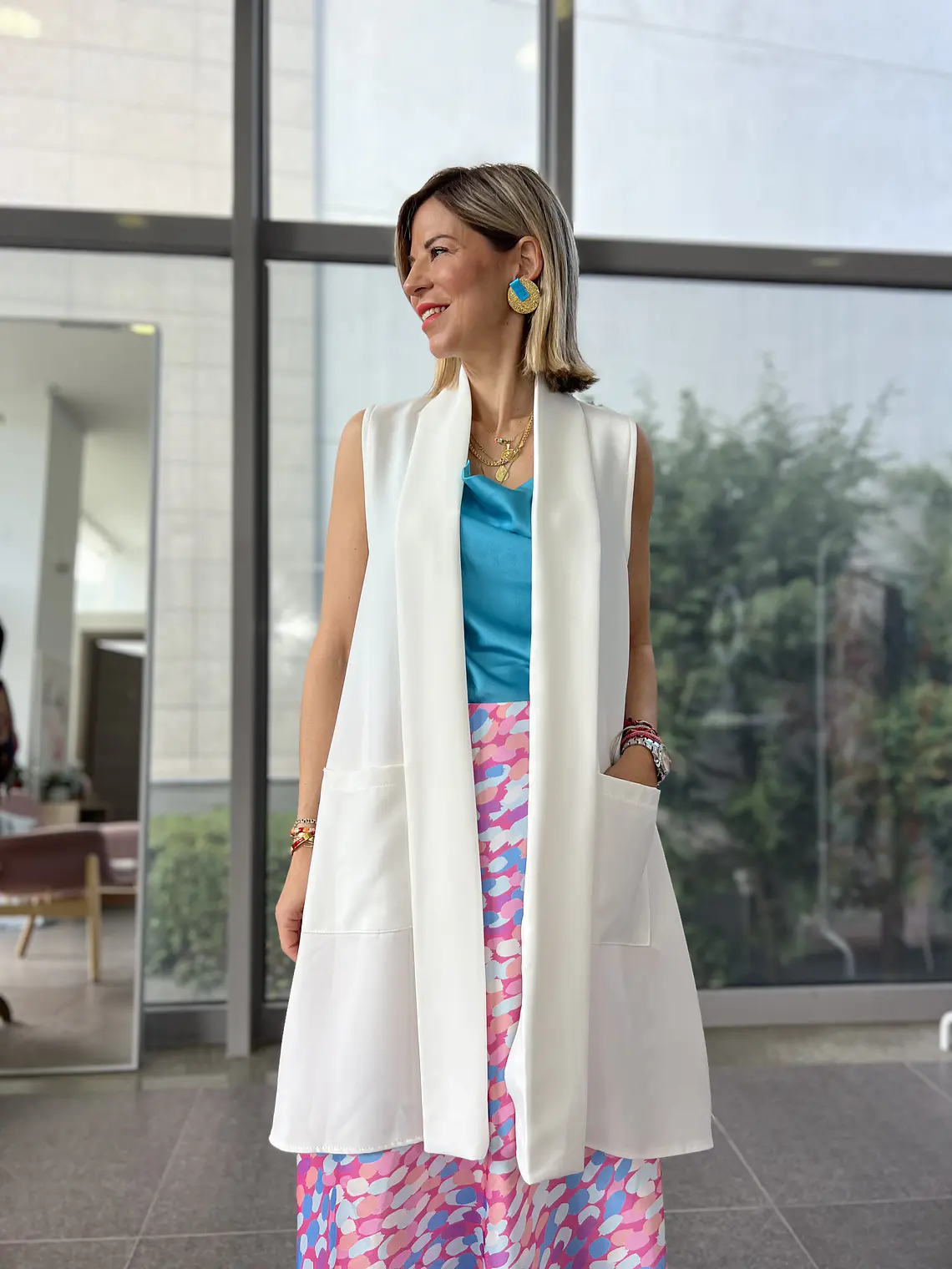 White Vest  Bazaraki (109) 2