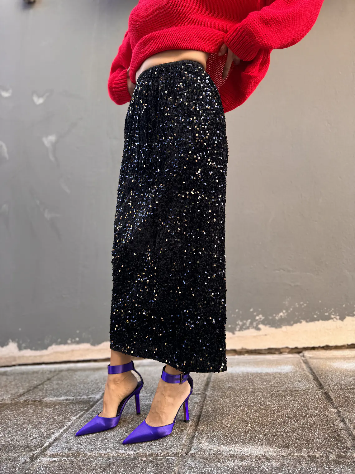 J 1533 sequinned  midi black 5