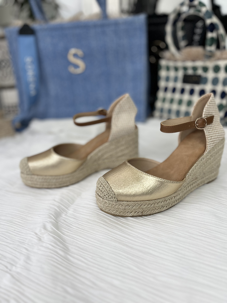 Gold espadrilles A35 353 2