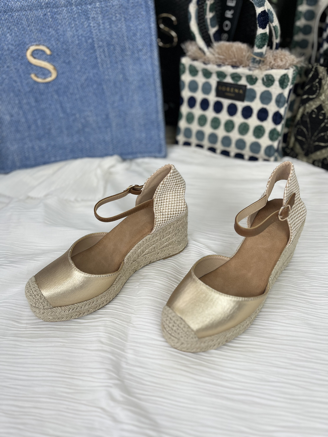 Gold espadrilles A35 353 3