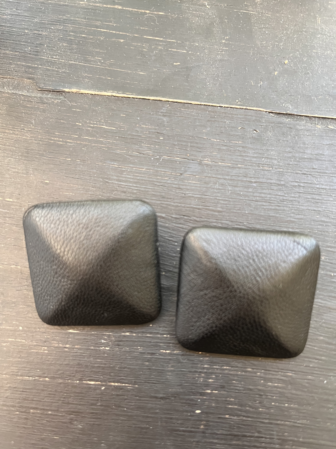 Clip earrings PU BLACK  square  1