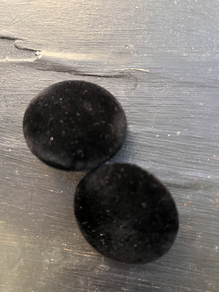 Clip VELVET earrings  BLACK 1