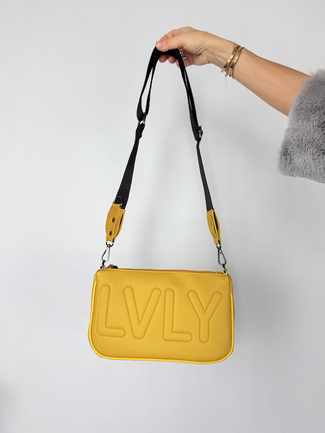 caldera L Adora mustard 1