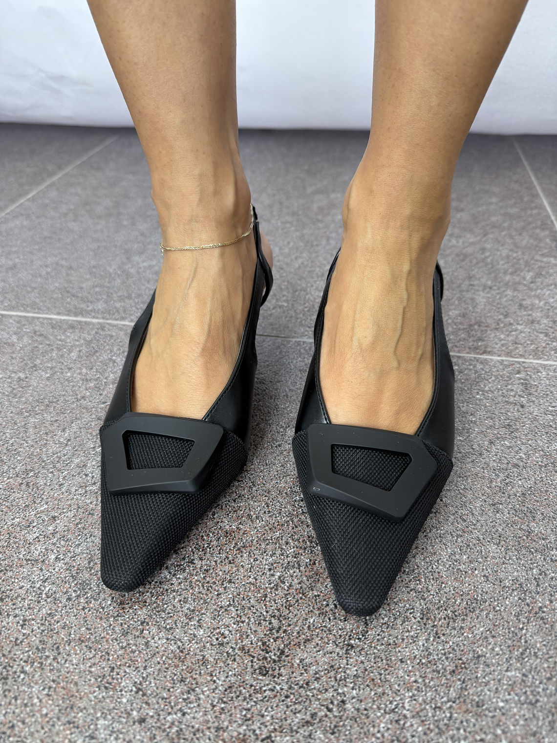 j623-7 MUlES Black 2