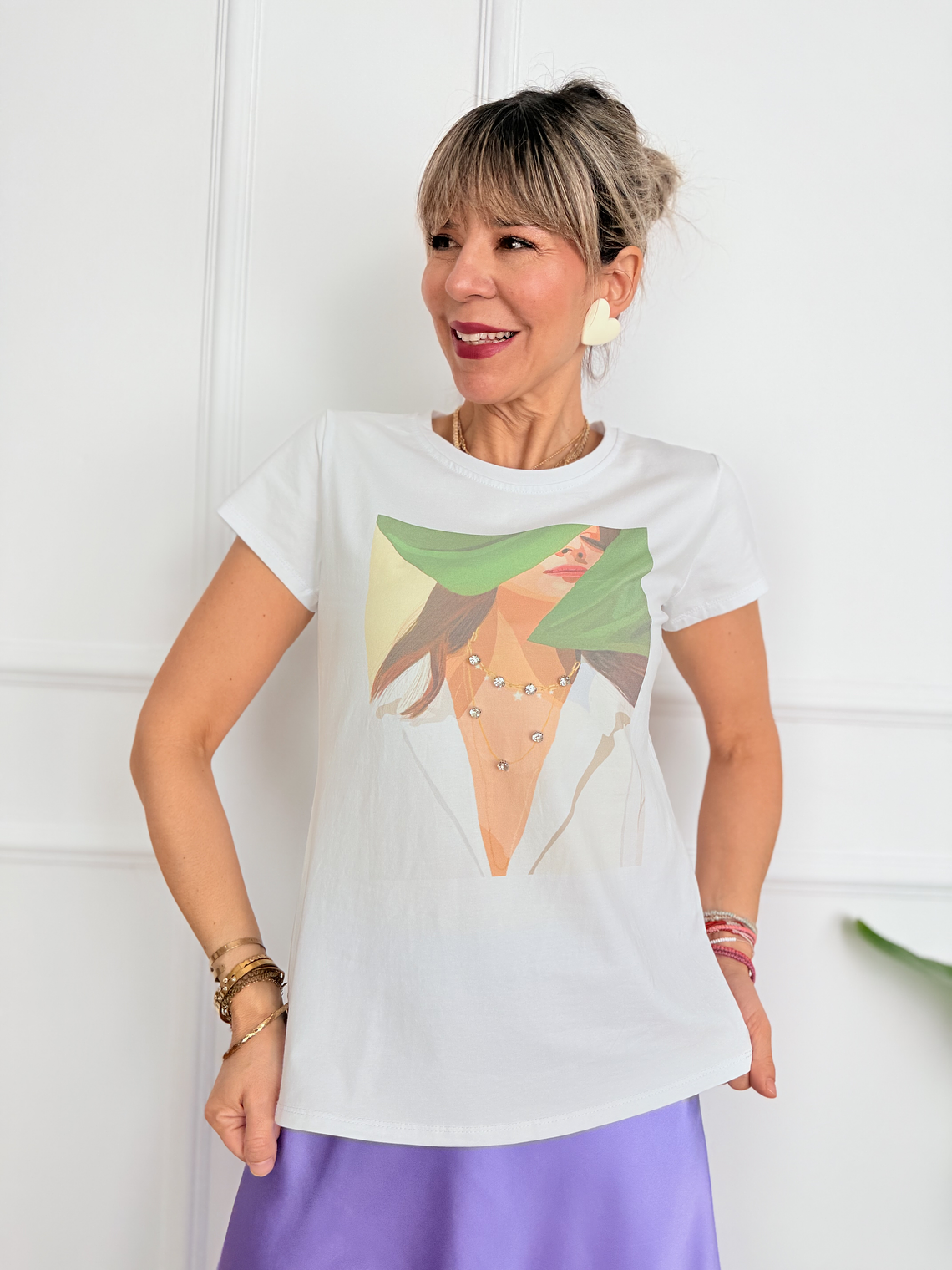 5256 T shirt  NECKLACE   1 1