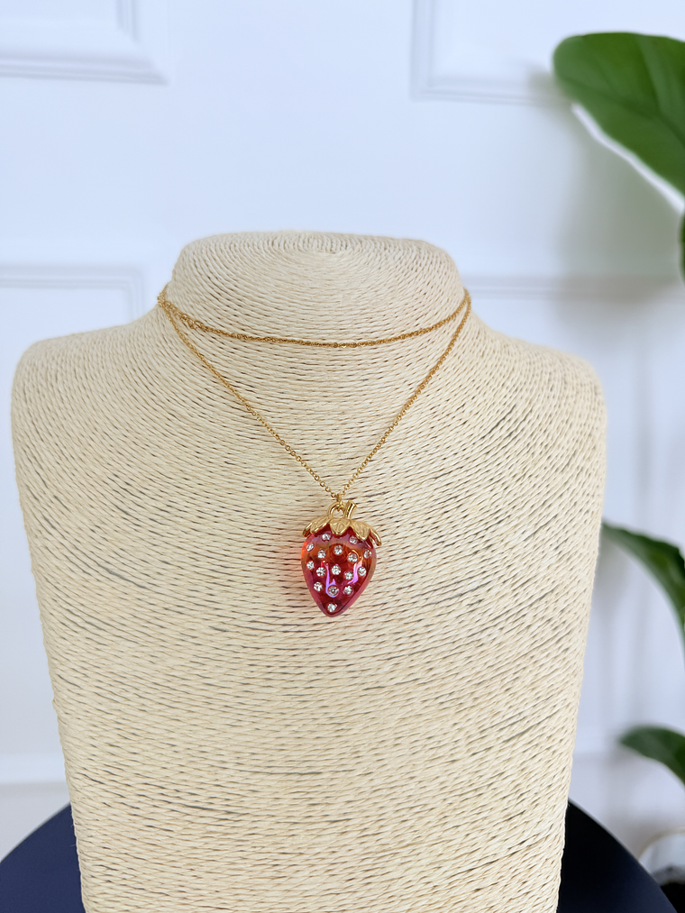 K259 NECKLACE STRAWBERRY RED  1