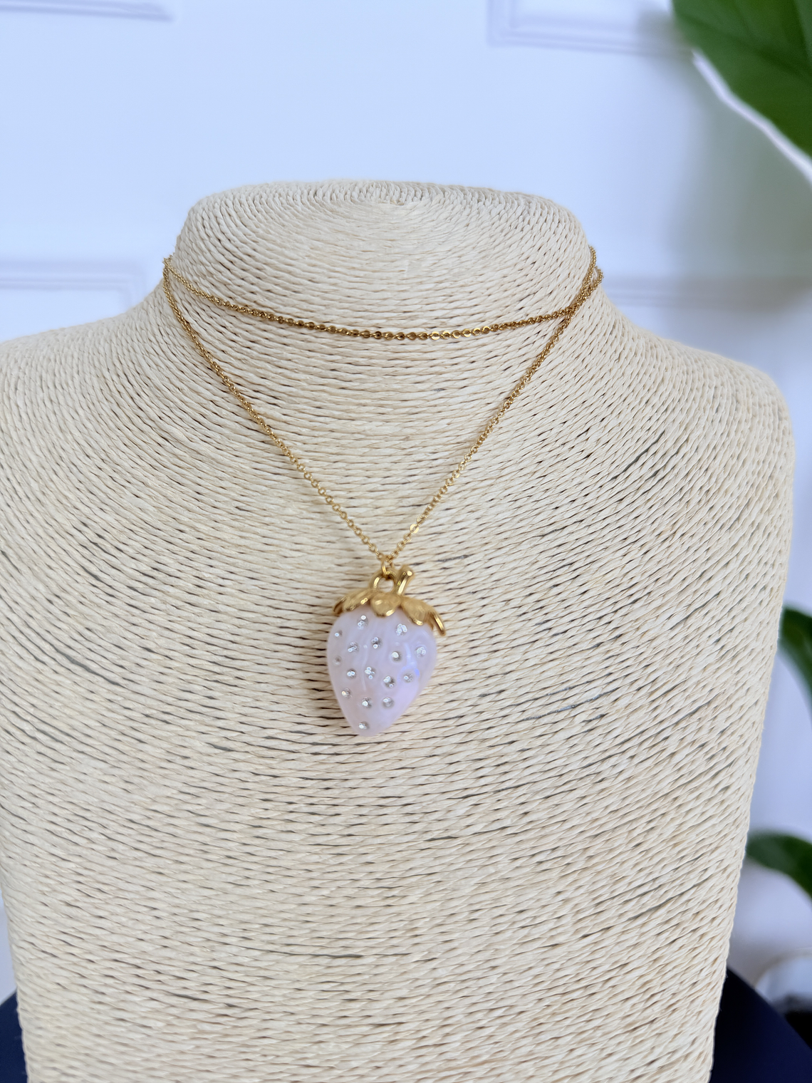 K259 NECKLACE STRAWBERRY PINK 1