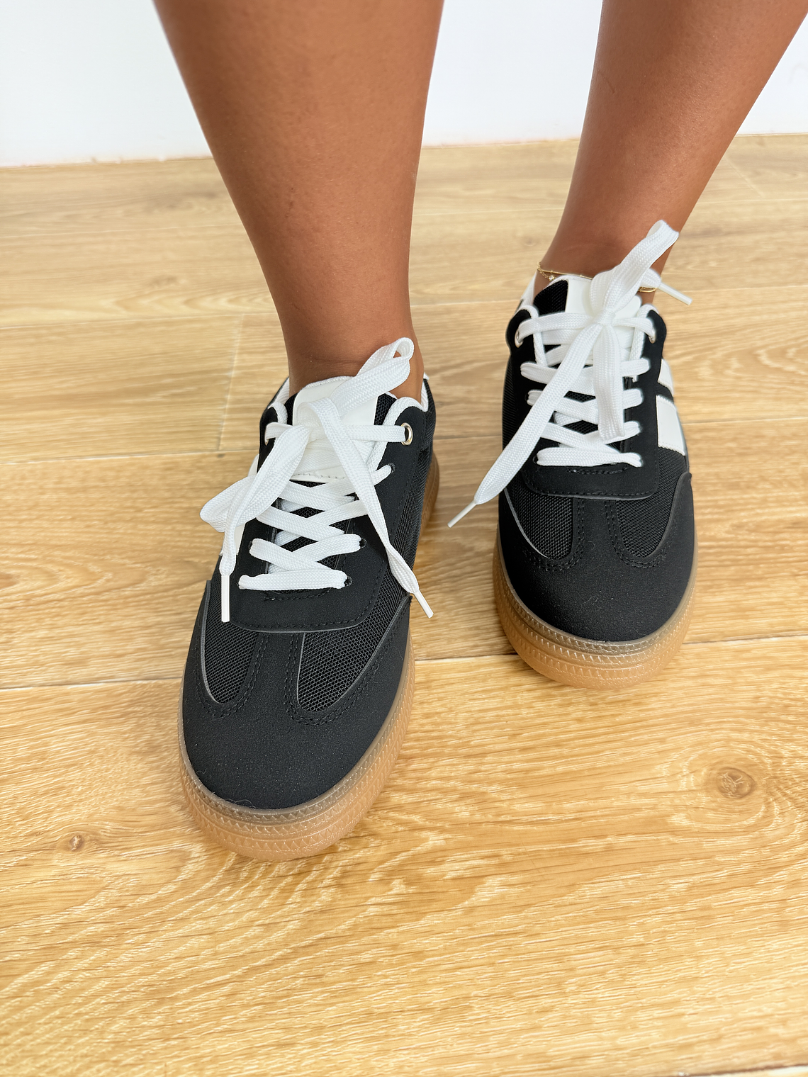 LY828 BLACK SNEAKERS  3