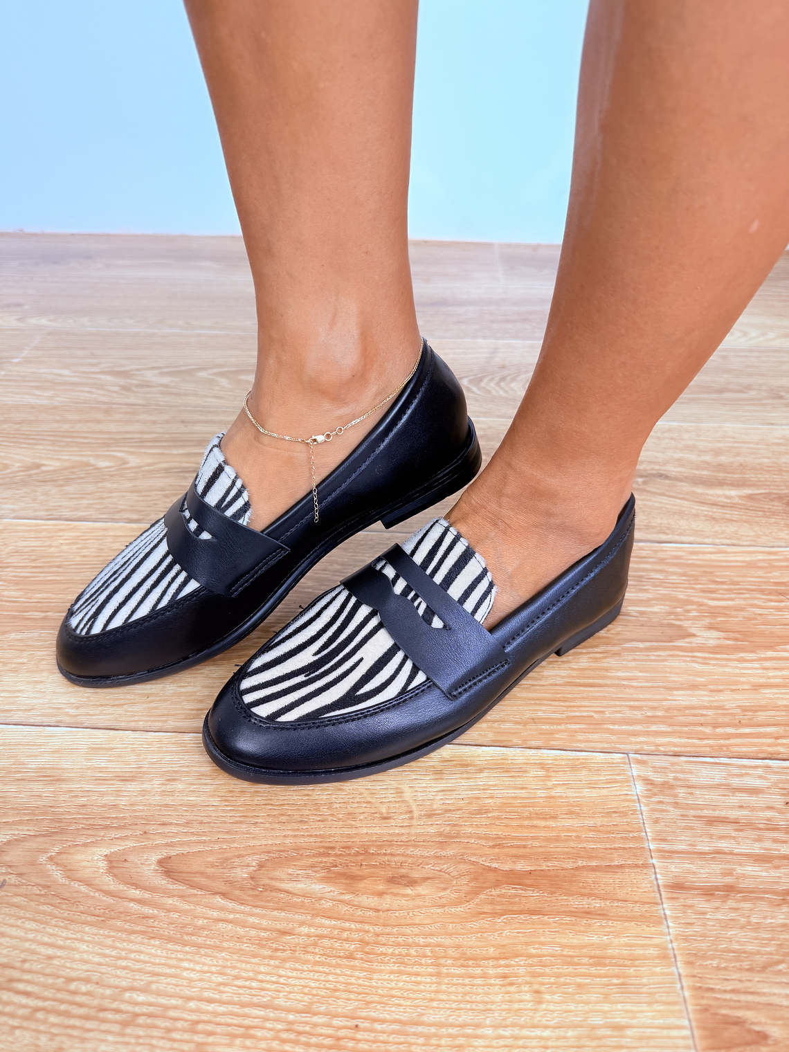 QQ-266 BLACK/ZEBRA LOAFERS 3