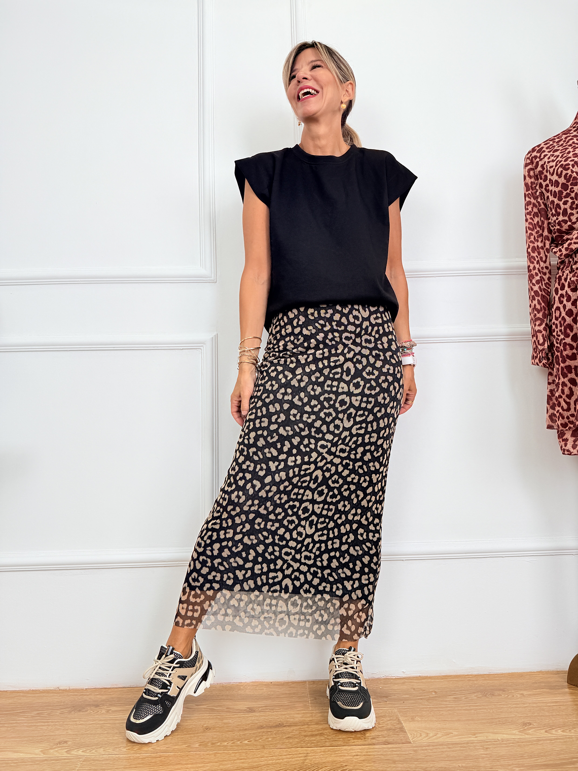 33302 Leopard Black Skirt  3