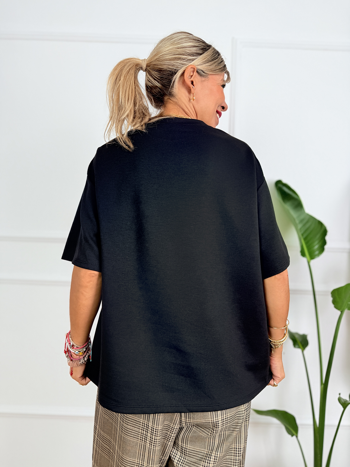 Velvet Aura T-shirt 13139 Black 2