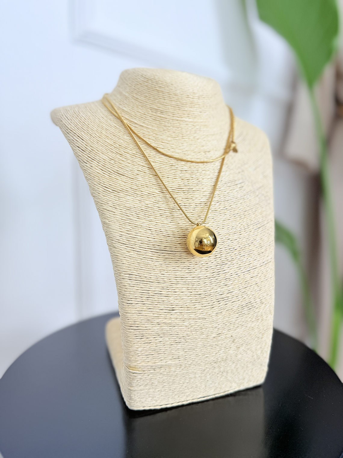 K037 NECKLACE SPHERE 3