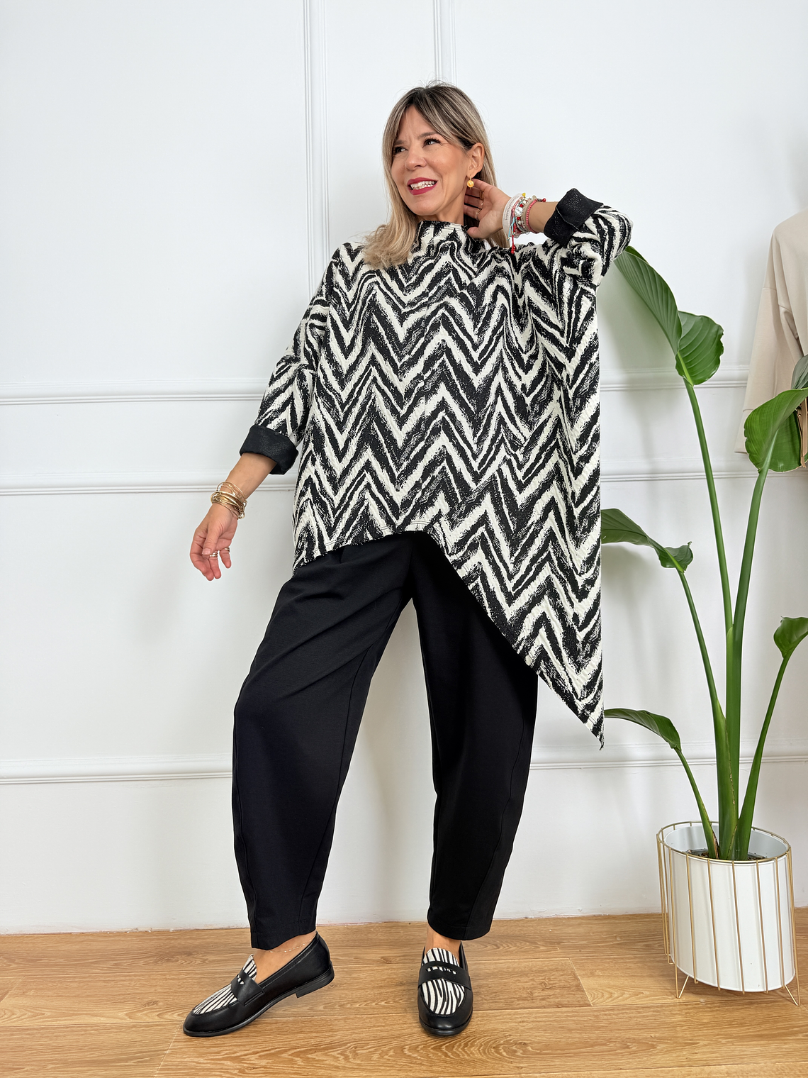 Genovia Sweatshirt 224330 Black/White 4