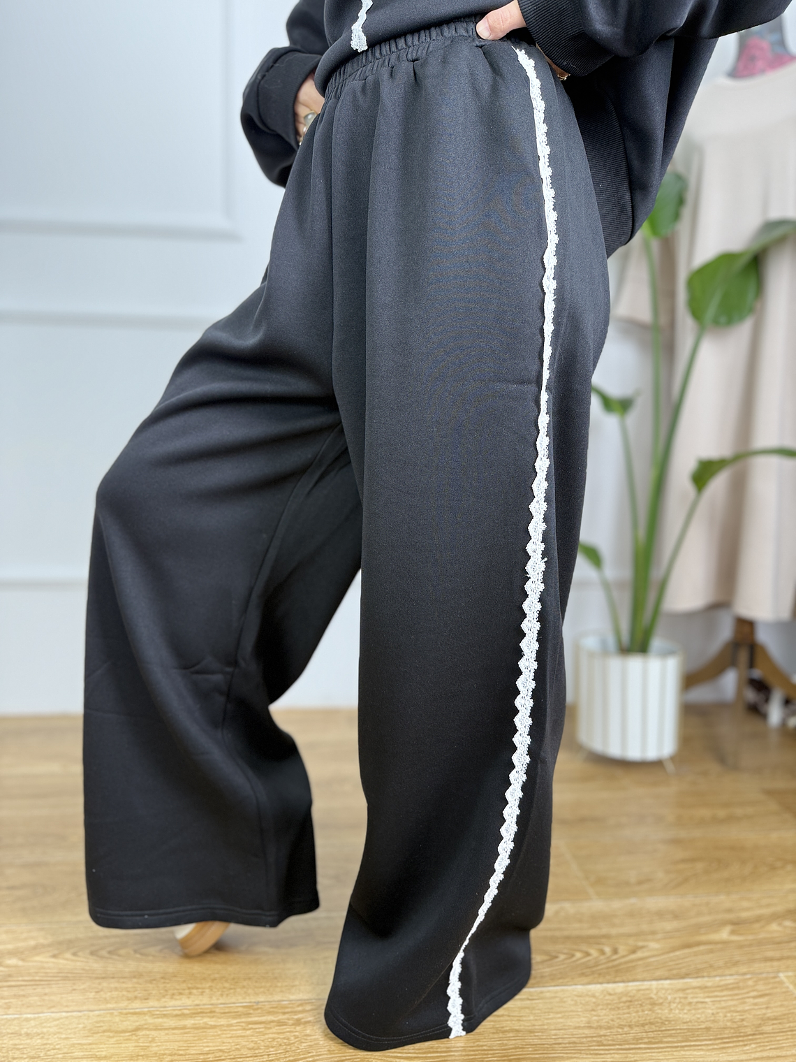 Bow Down Set 15593 Black 4