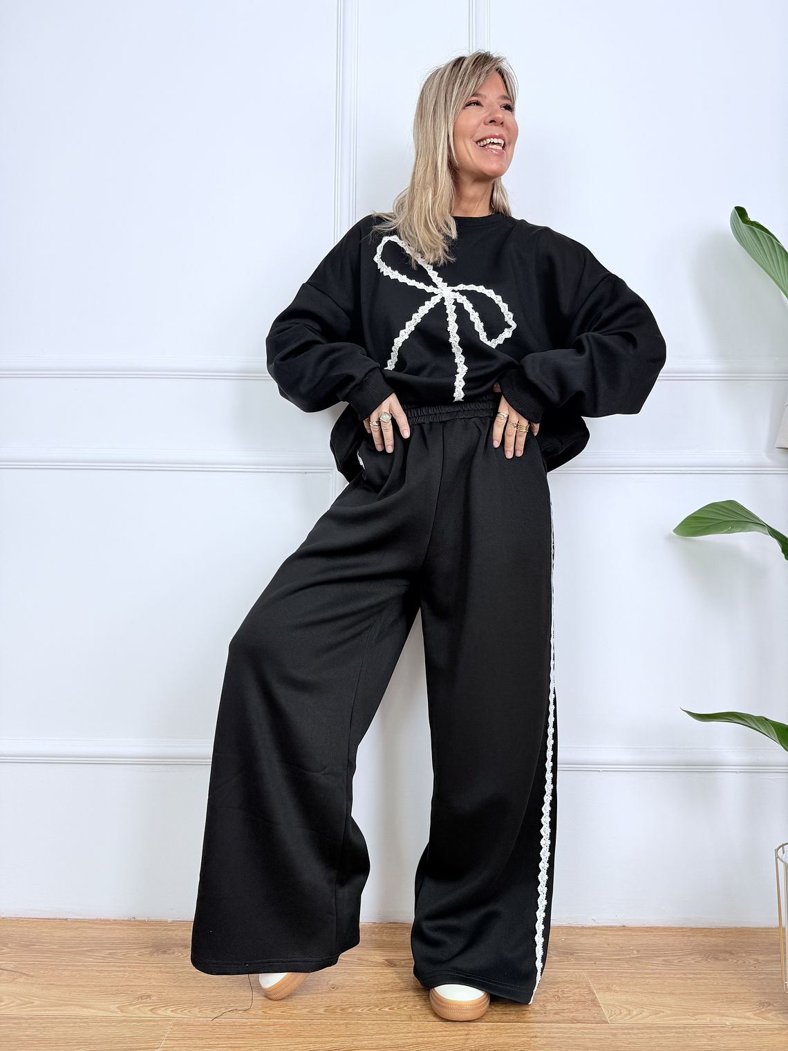 Bow Down Set 15593 Black 1