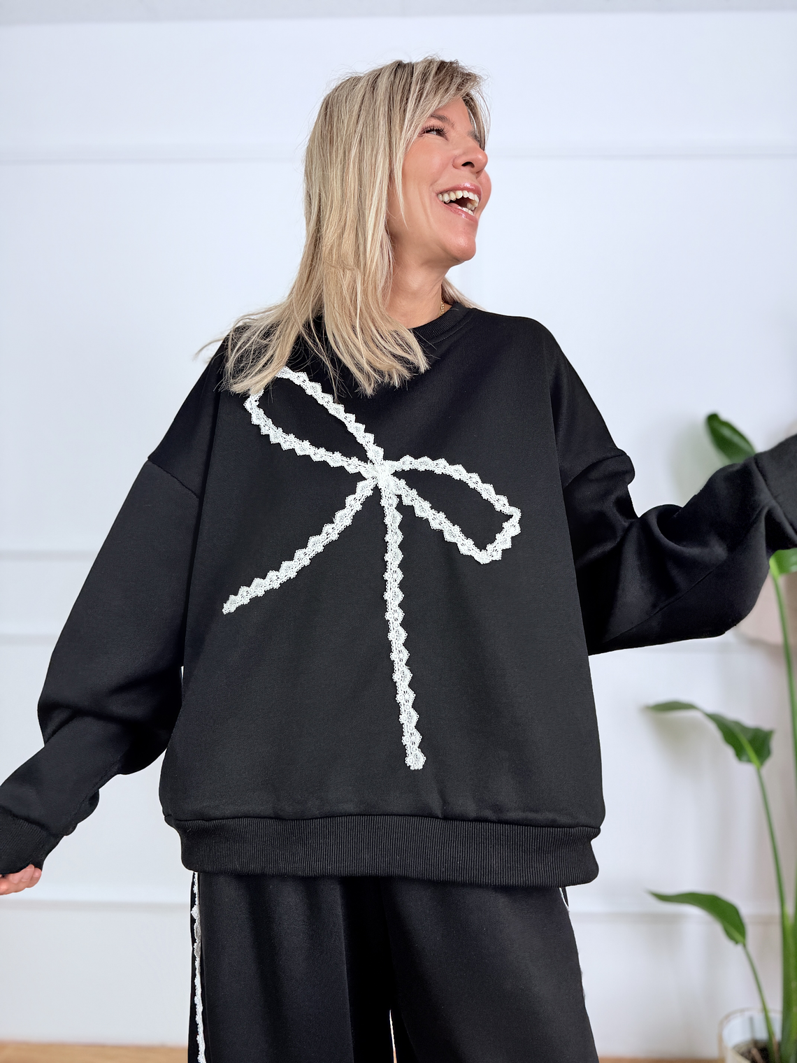 Bow Down Set 15593 Black 3