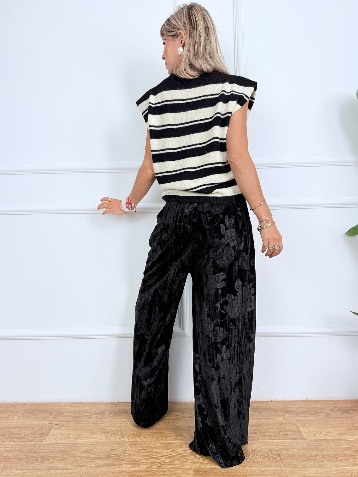 Casual Craving Vest 188-1 Black 4