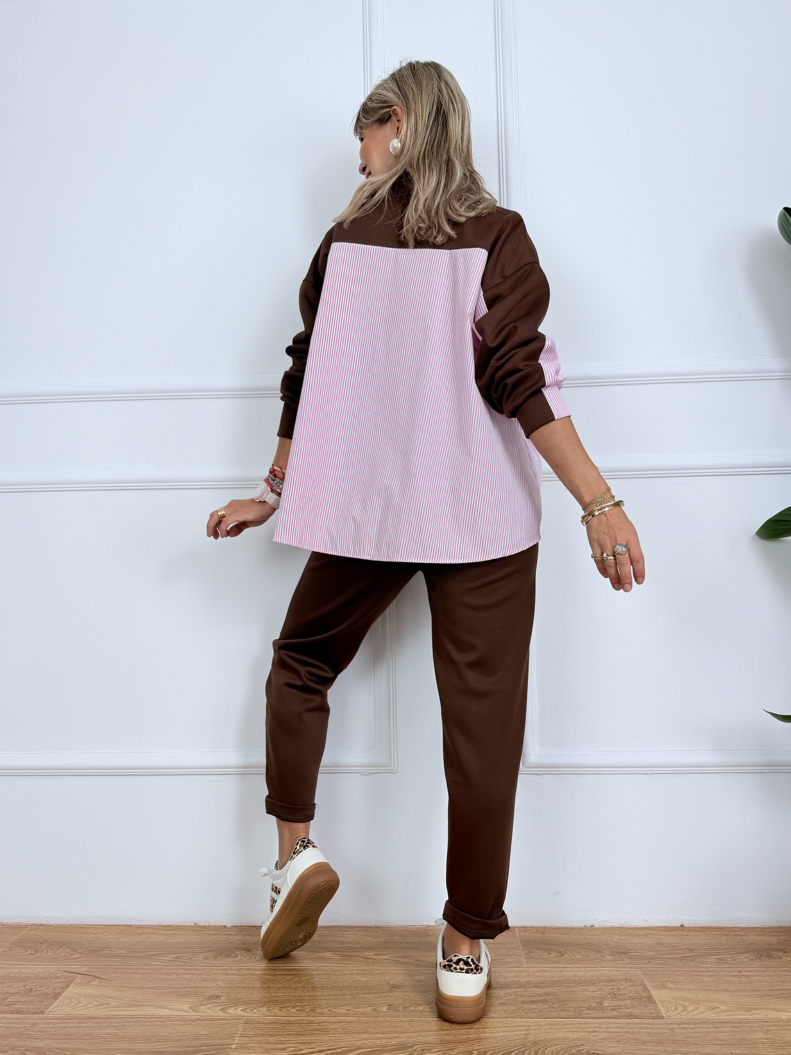 Cozy Collegiate Set 13075 Choco 3