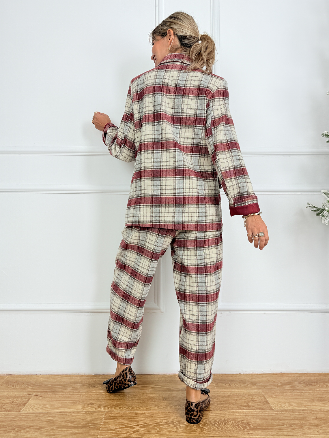 Pearly Suit 25131 Cream/ Wine 3