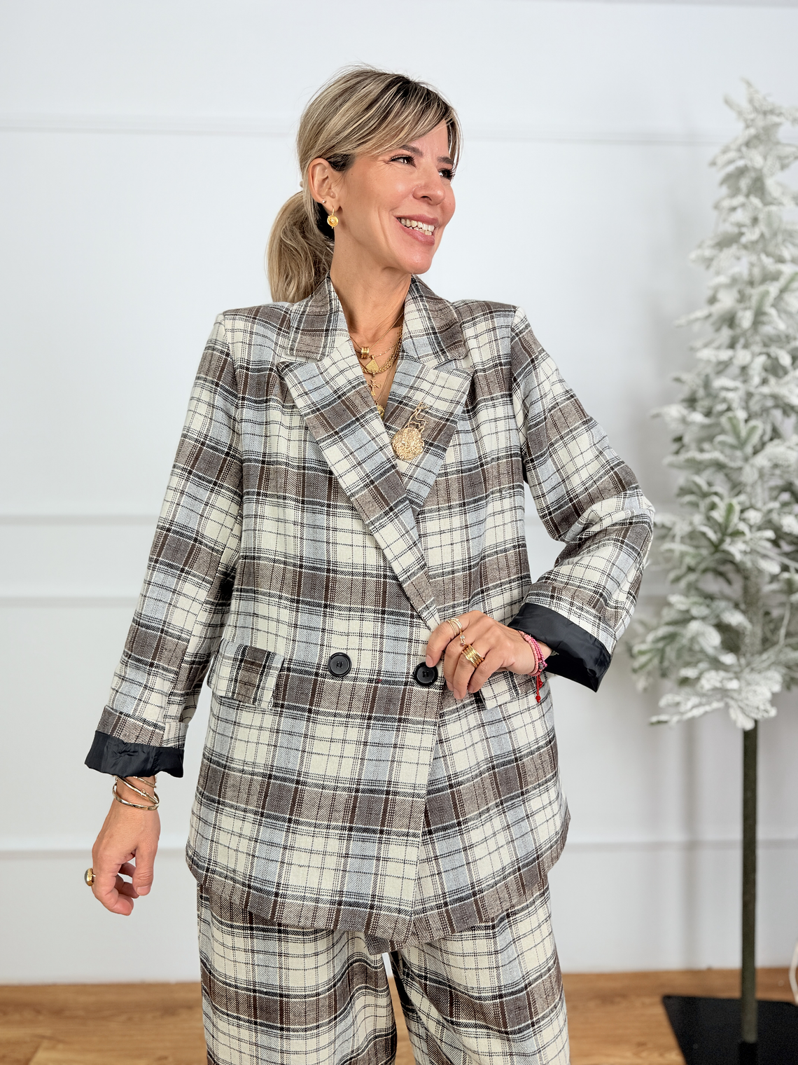 Pearly Suit 25131 Cream/Brown 4