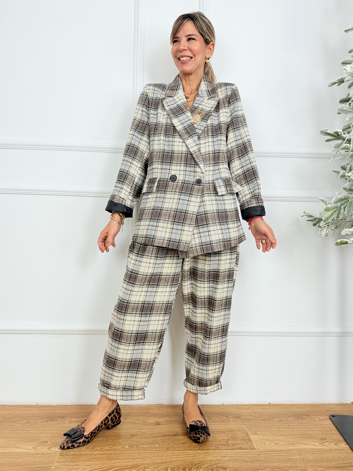 Pearly Suit 25131 Cream/Brown 1