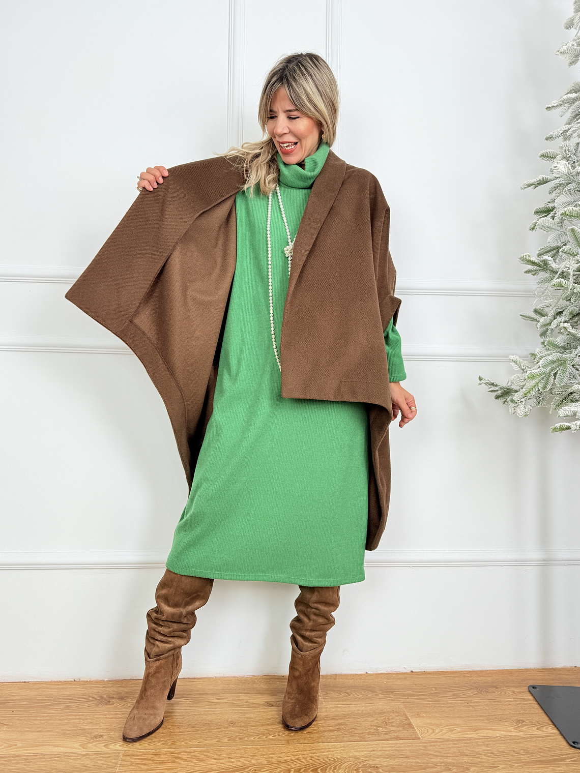 Cuddle Cloak Cape 6719 Brown 2