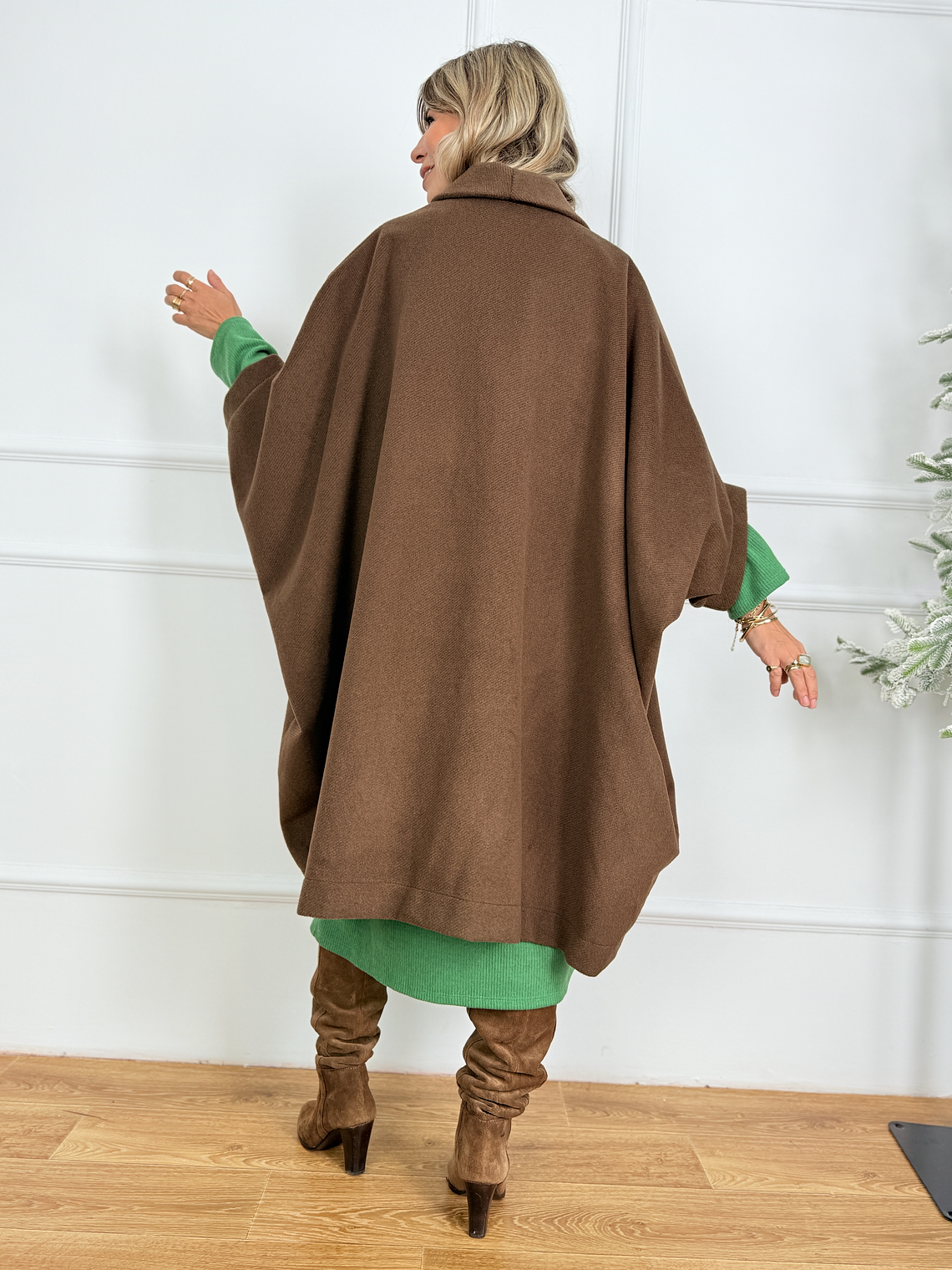 Cuddle Cloak Cape 6719 Brown 3