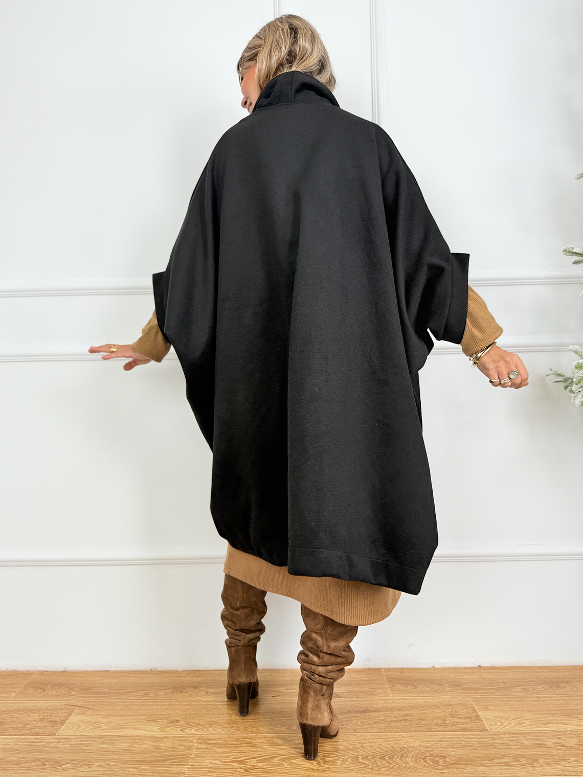 Cuddle Cloak Cape 6719 Black 3
