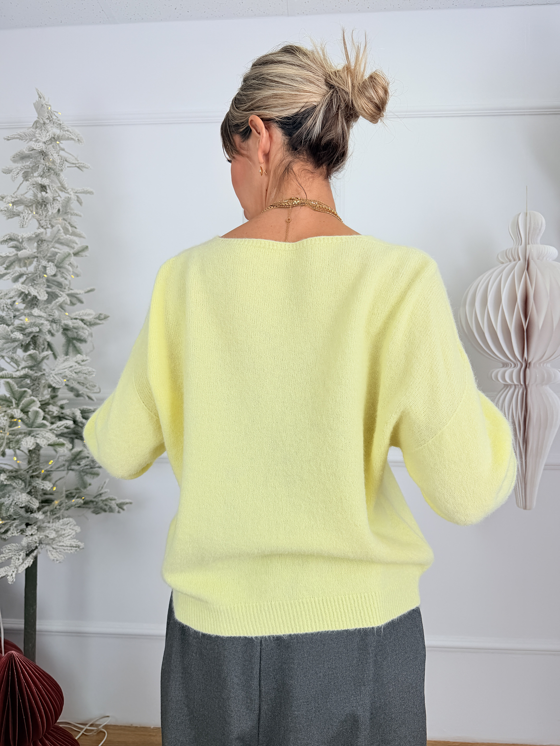 El V neck sweater BJ078 Banana 3