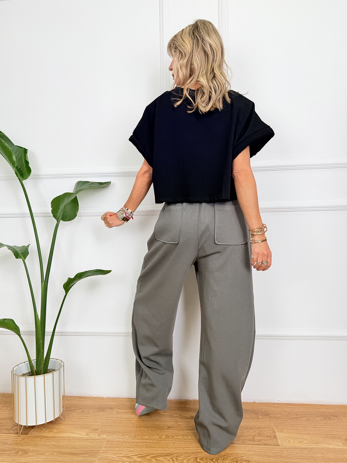 H12811 Crop T-Shirt Black 4