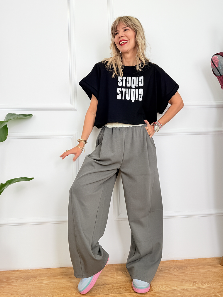 H12811 Crop T-Shirt Black 2