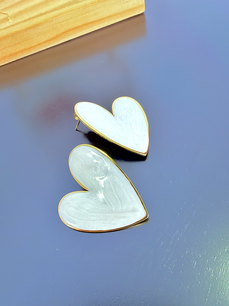 Herzen Earrings (IVORY)  1