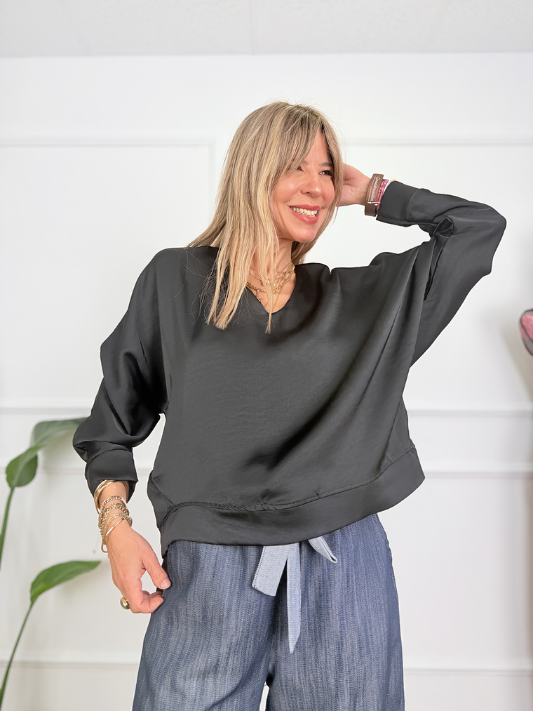 Clara Whisper Blouse 5765 Black 1