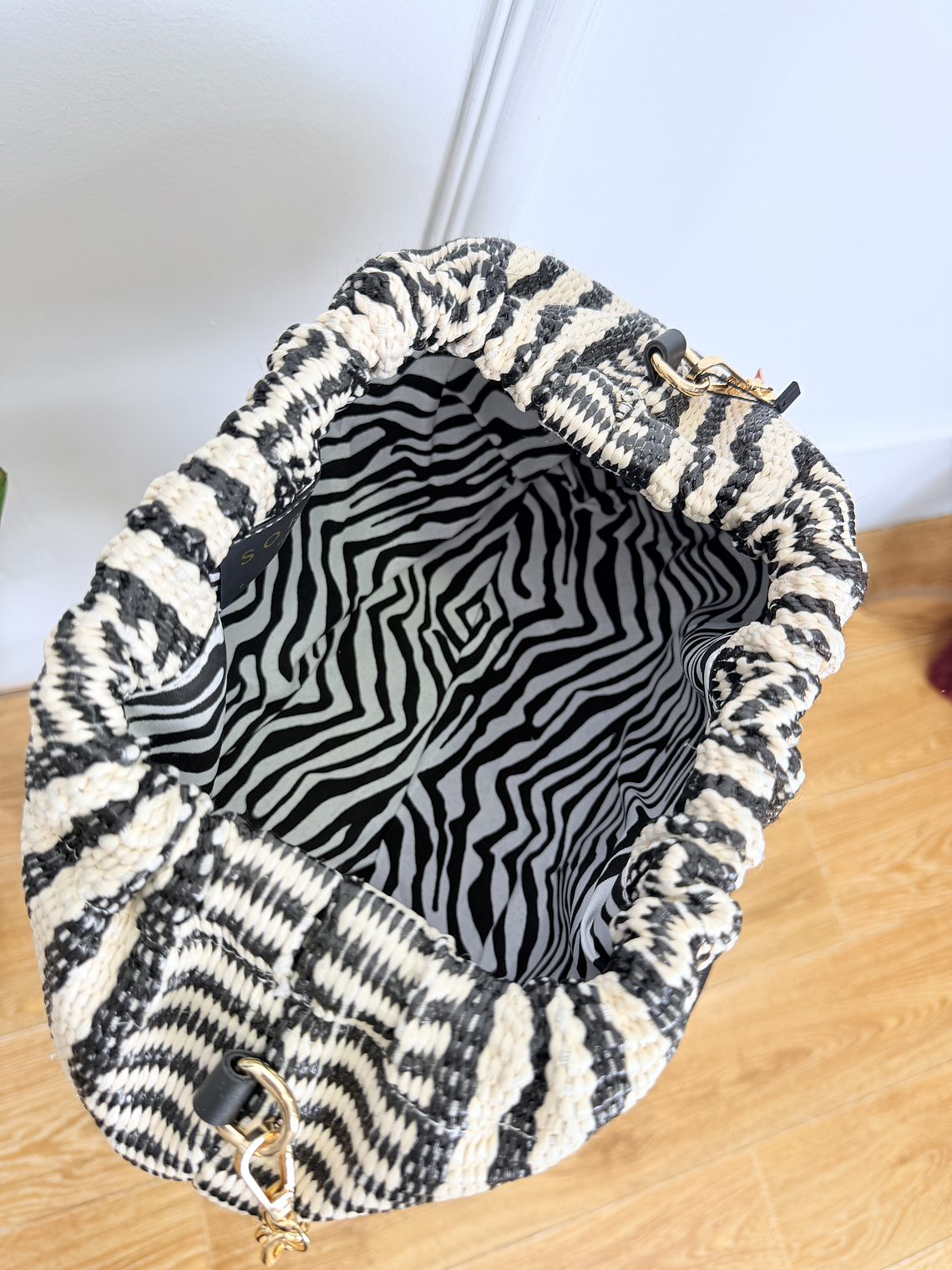 AMMOS LARGE BUCKET BAG 3