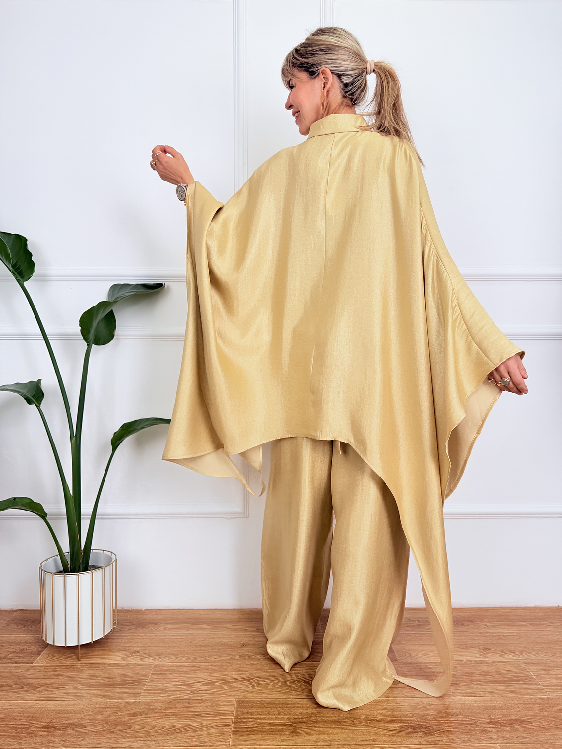 Monochrome Set EC12509 Gold 3