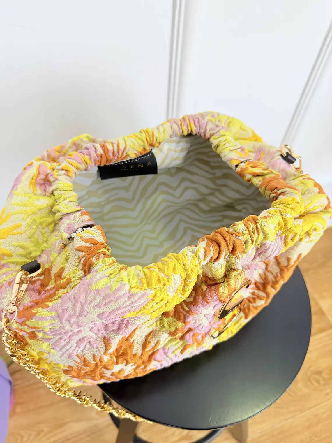 XRYSANTHI BUCKET BAG  3
