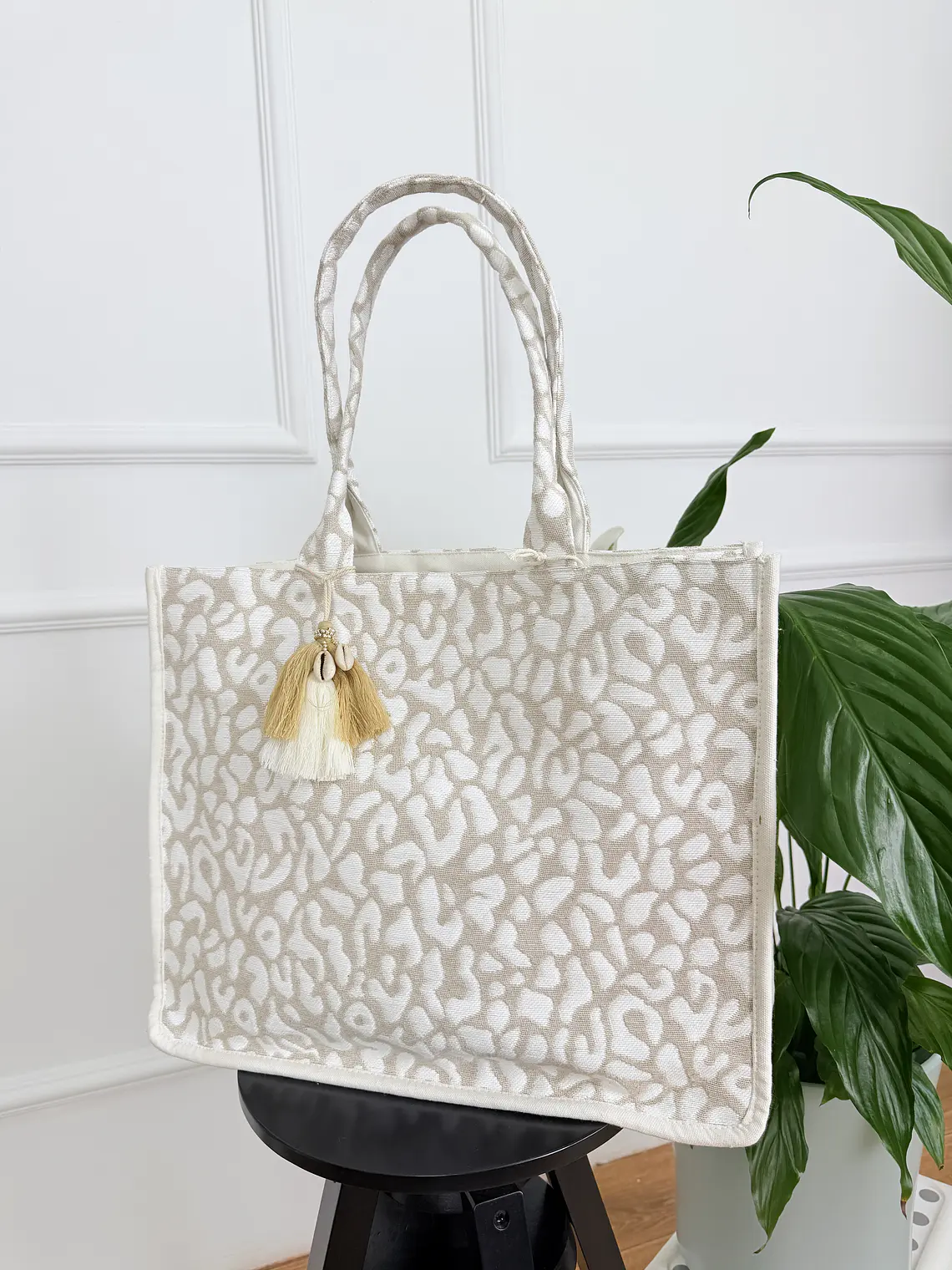 Kamari Tote Bag 40-04  1