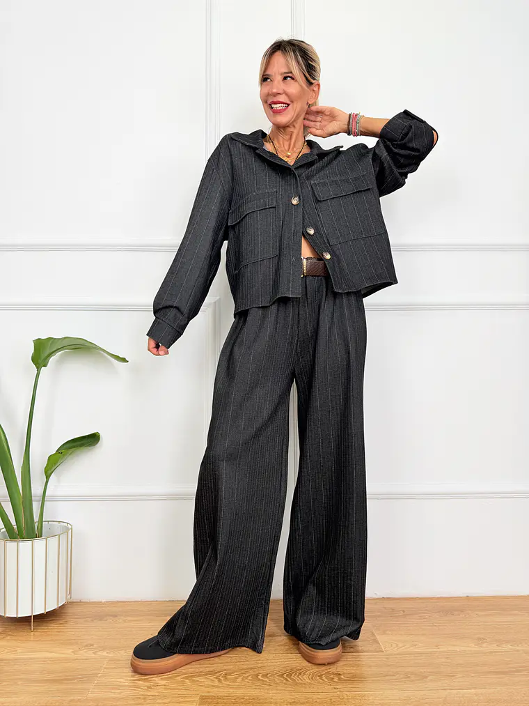 Daffodil Suit Black 237193  1