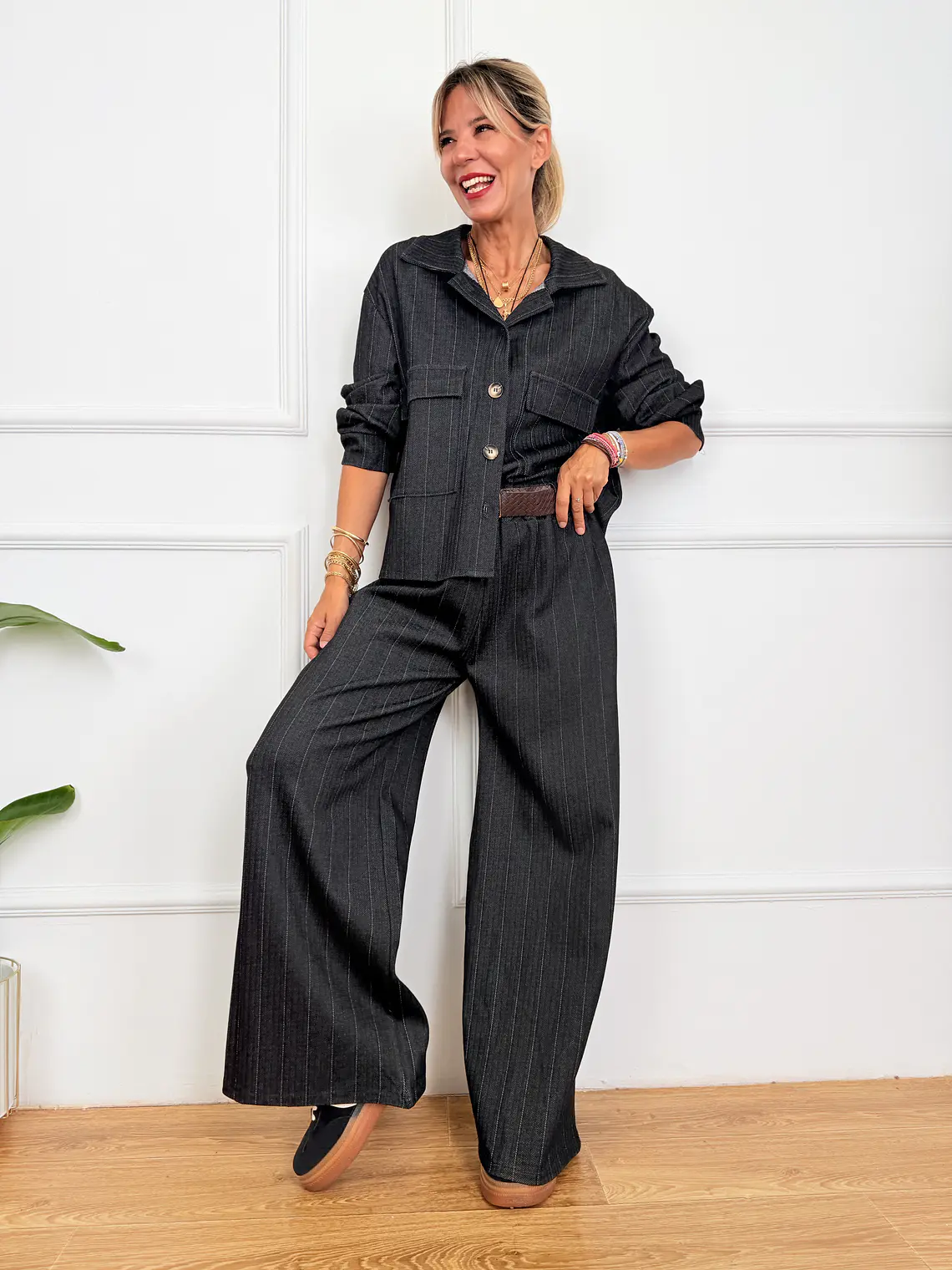 Daffodil Suit Black 237193  3