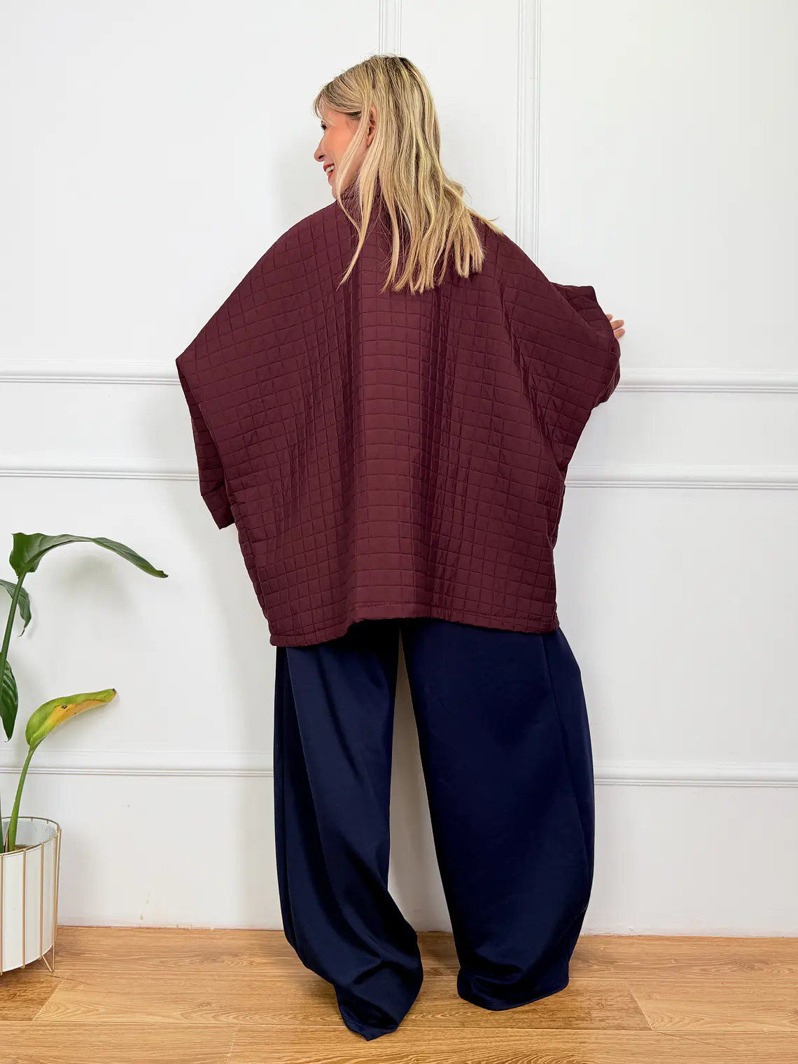 Thomas Coat Wine 53346  3